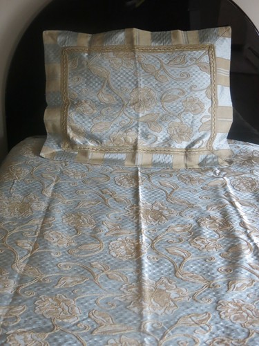 New magnificent twin duvet - new! ,